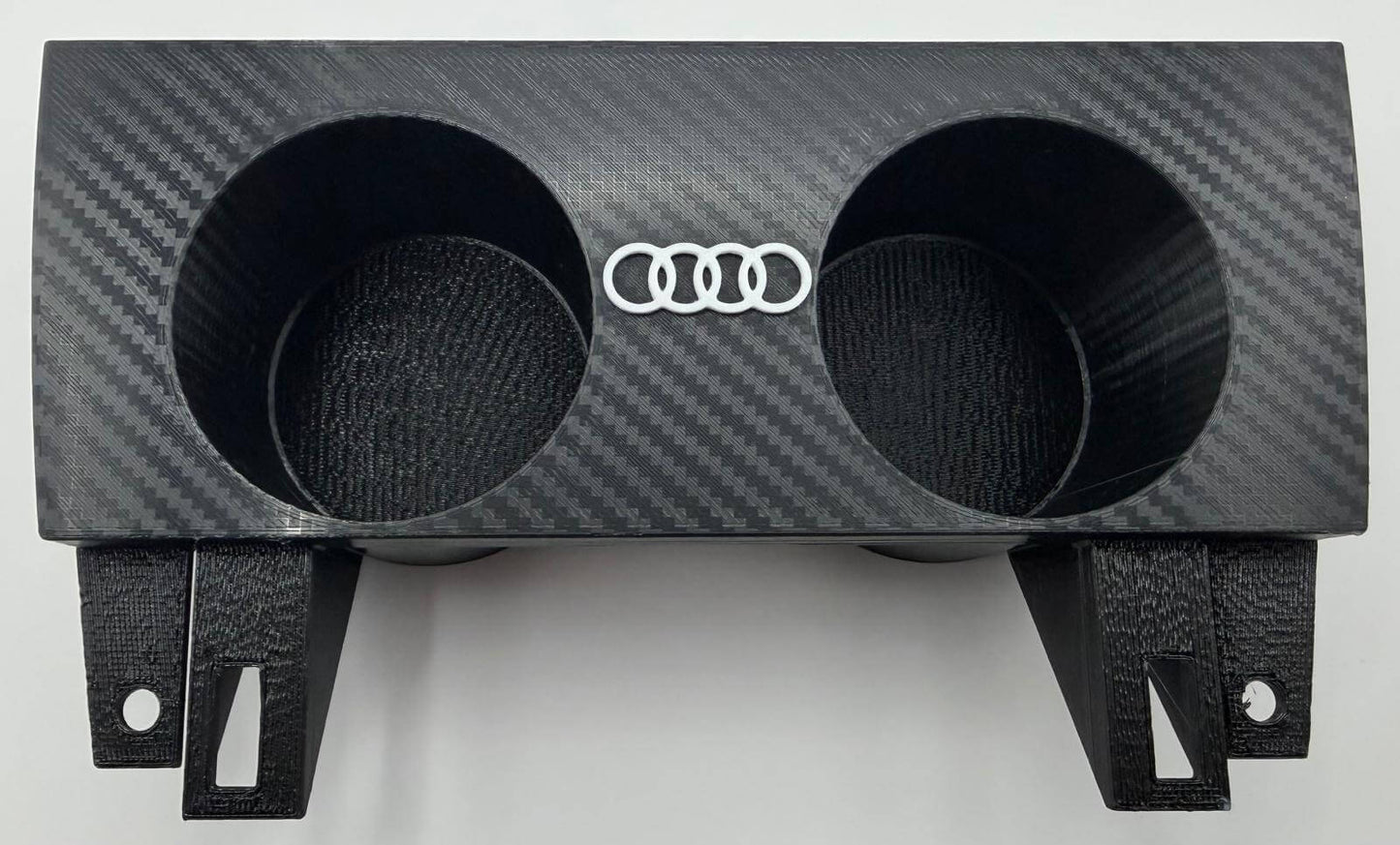 Suport Pahare Audi A4 B6/B7 1DIN/2DIN – Imprimat 3D, Efect Carbon / Negru Texturat, Logo Audi – Montaj Scrumiere OEM - Auto - 3D