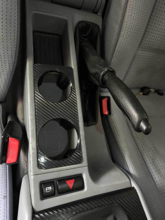 Suport Pahare BMW E46 – Consolă Centrală – Printat 3D, Efect Carbon, Design Modern, Găuri Încăpătoare - Auto - 3D