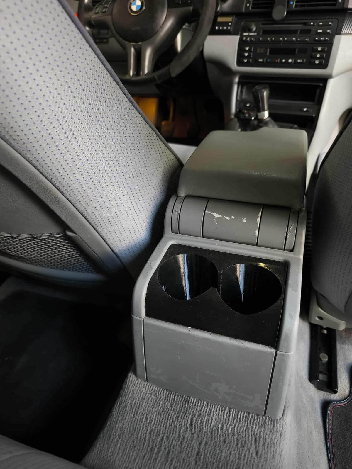 Suport Pahare BMW E46 – Montaj pe Consolă Spate (Scrumieră) – Printat 3D, Negru, Găuri Încăpătoare - Auto - 3D