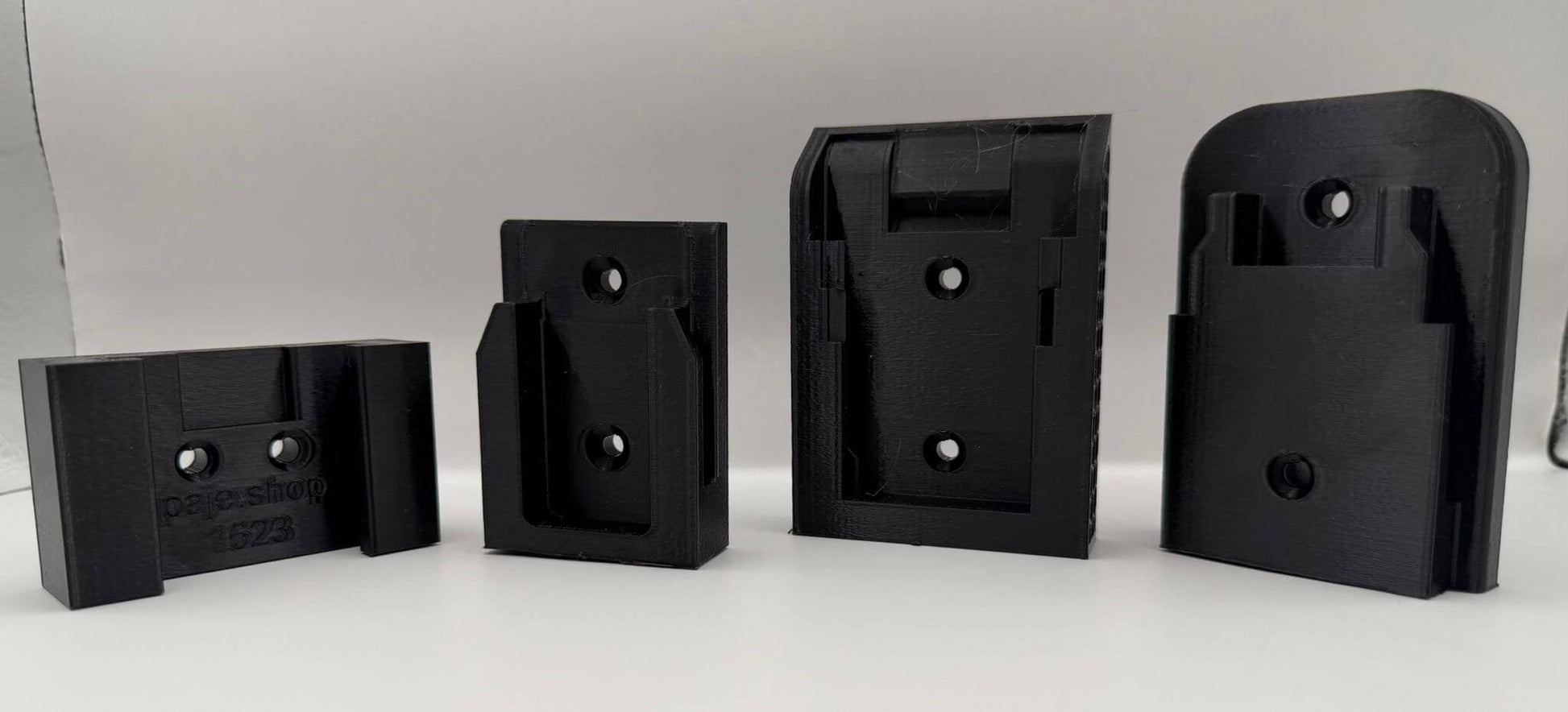 Suport perete pentru scule și baterii DeWalt 18V & 12V – Organizare profesională - Auto - 3D