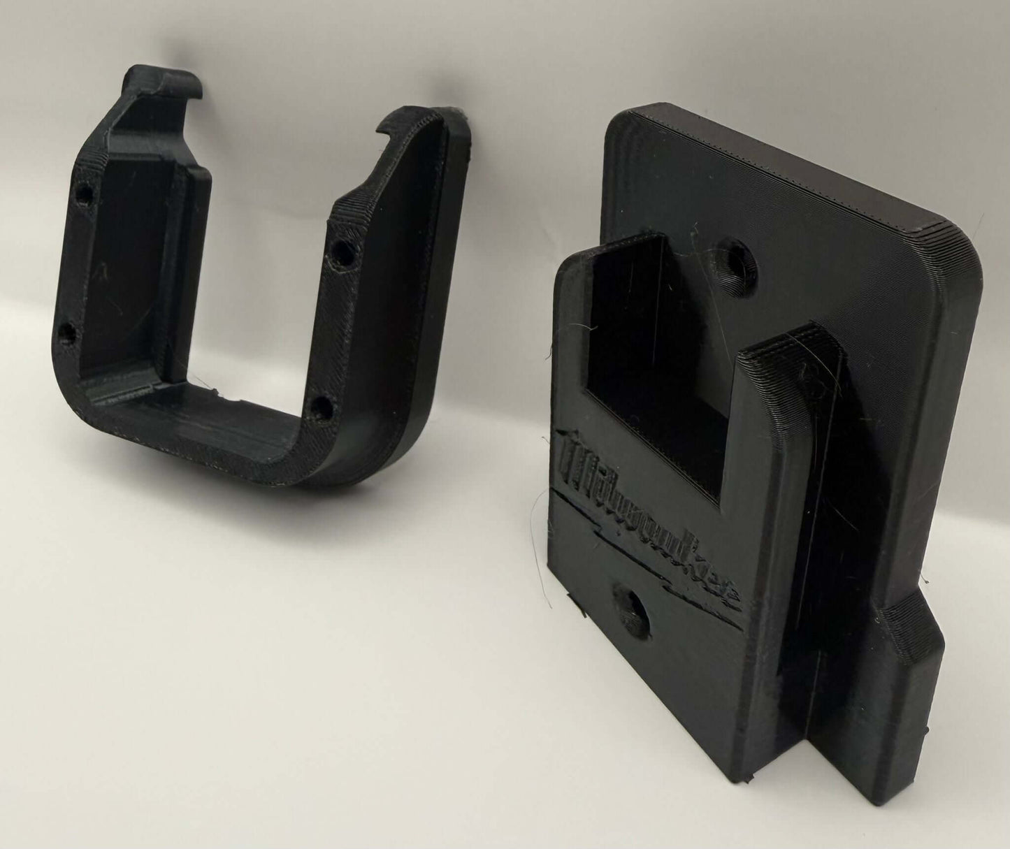 Suport perete pentru scule și baterii Milwaukee M18 & M12 – Organizare profesională - Auto - 3D